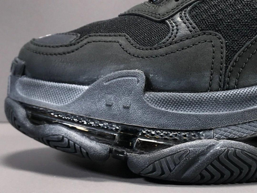 BALENCIAGA TRIPLE S SNEAKER