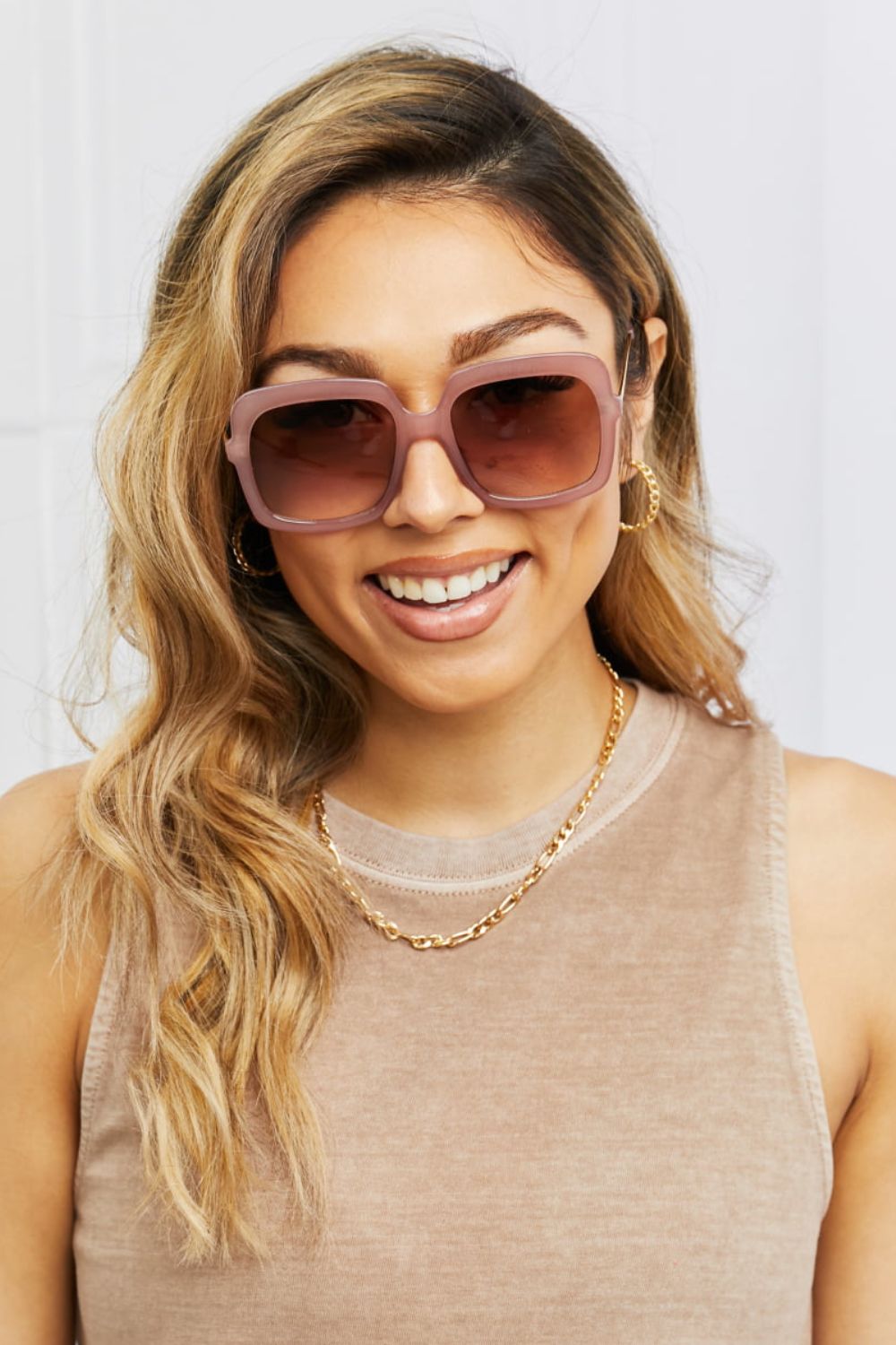 Square Sunglasses with Metal and Plastic Hybrid Temples