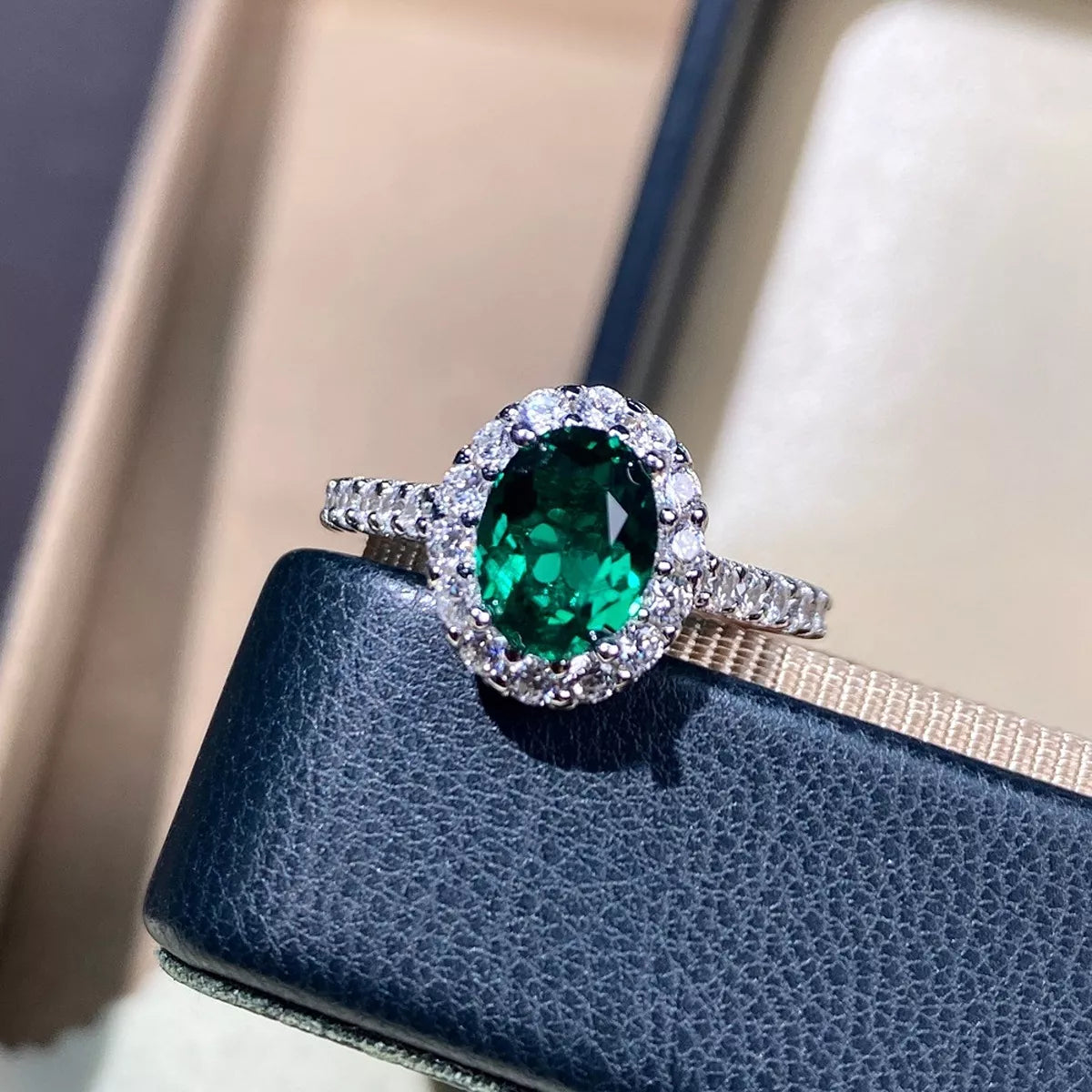 925 sterling Silver Oval Cut Synthetic Emerald Ring