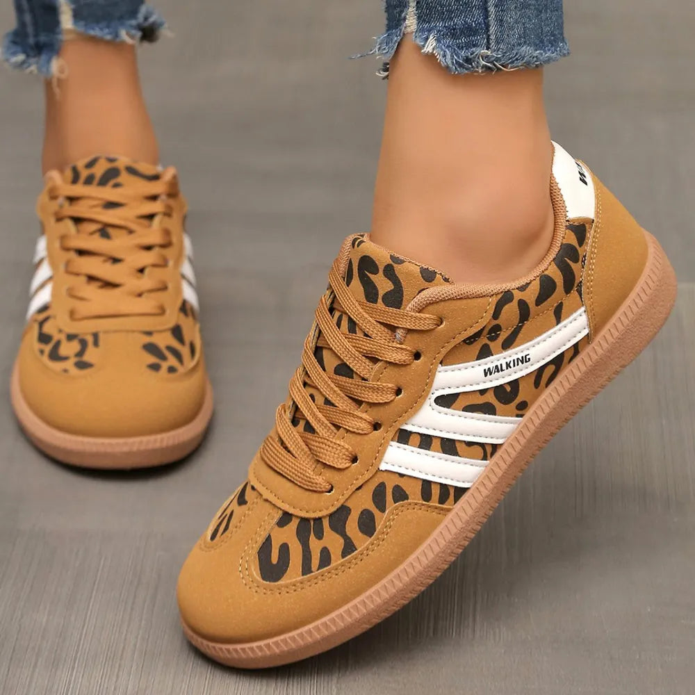 Contrast Lace Up Round Toe Sneakers