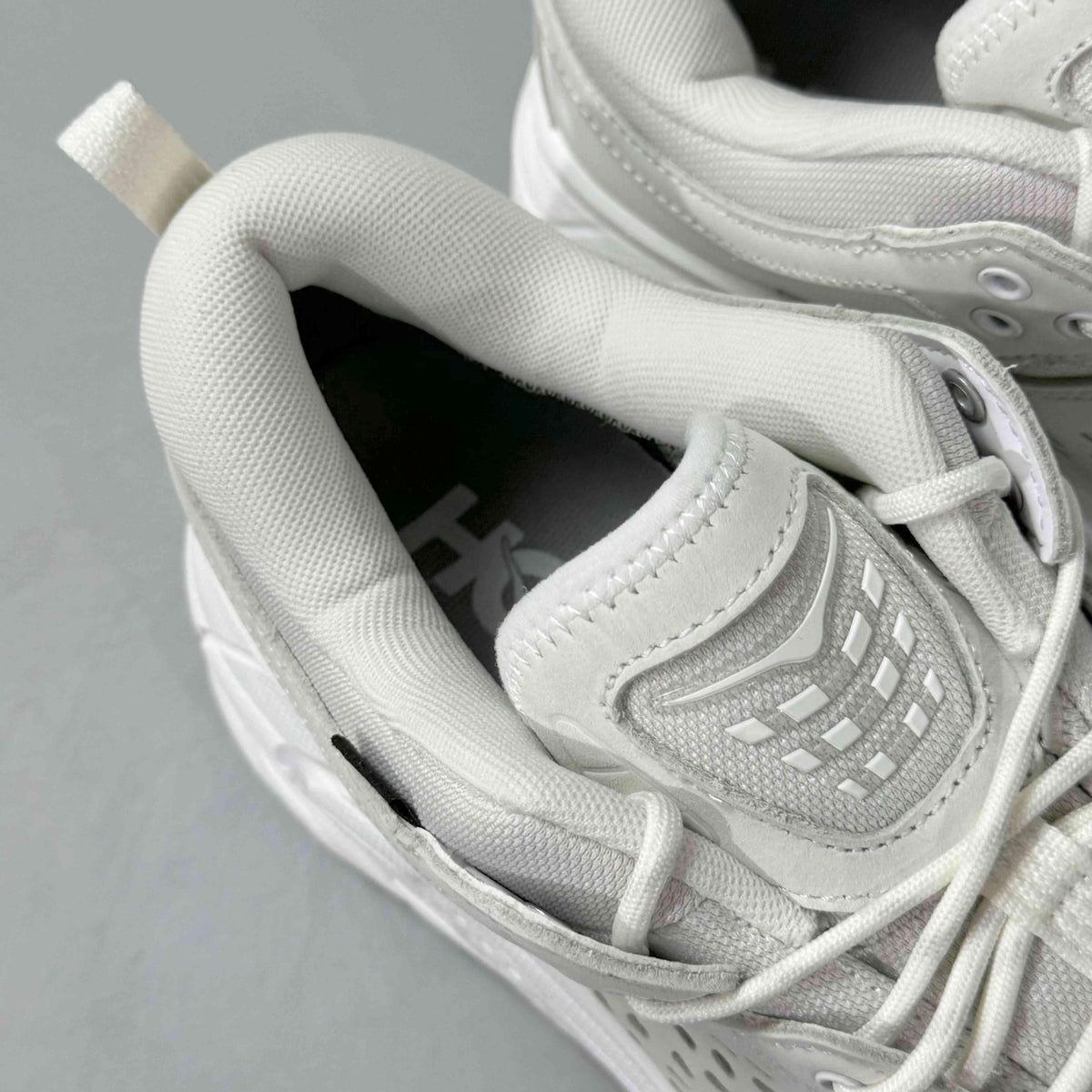 Hoka One One Tor Ultra Low 'White Nimbus Cloud'
