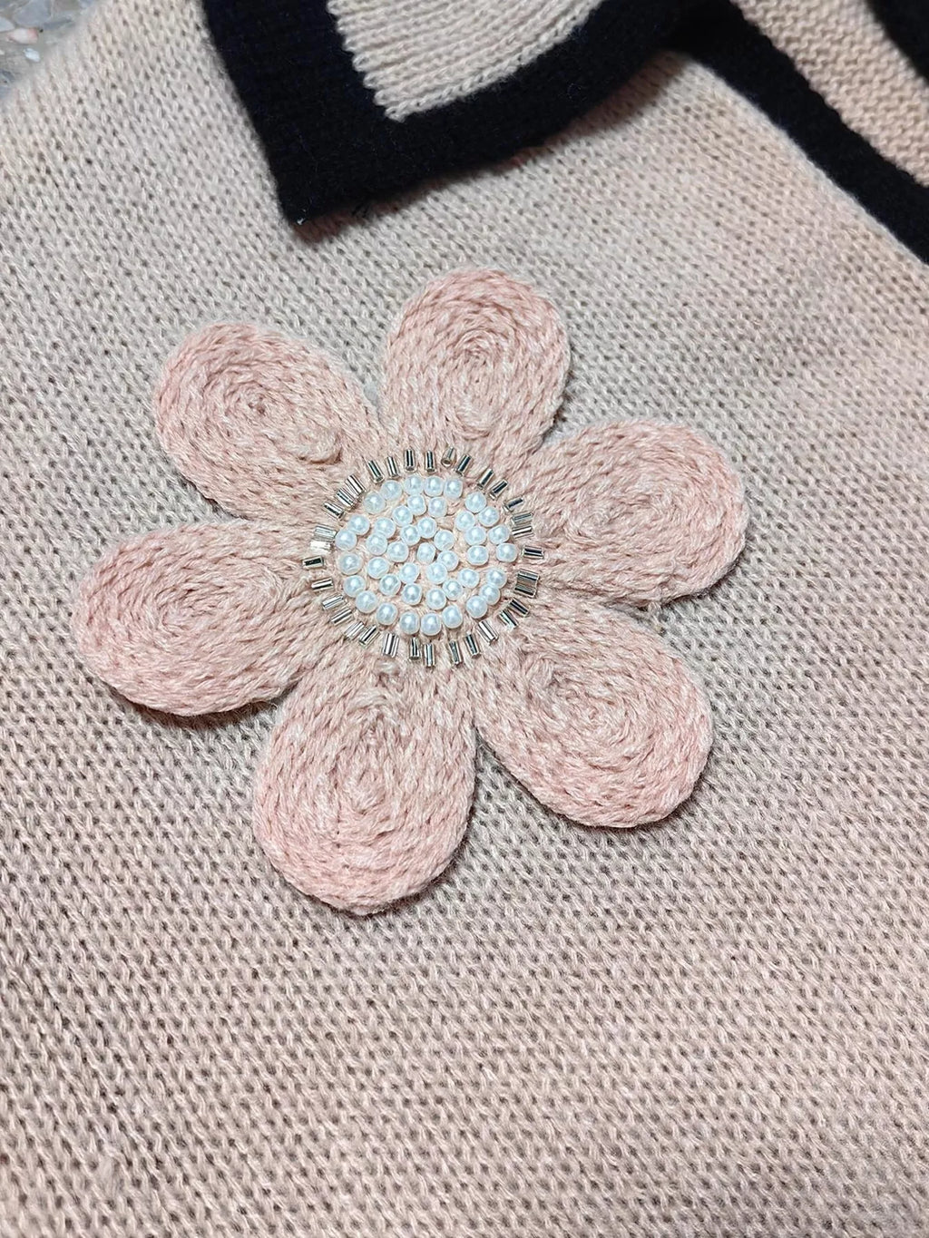 Flower Contrast Trim Dropped Shoulder Sweater