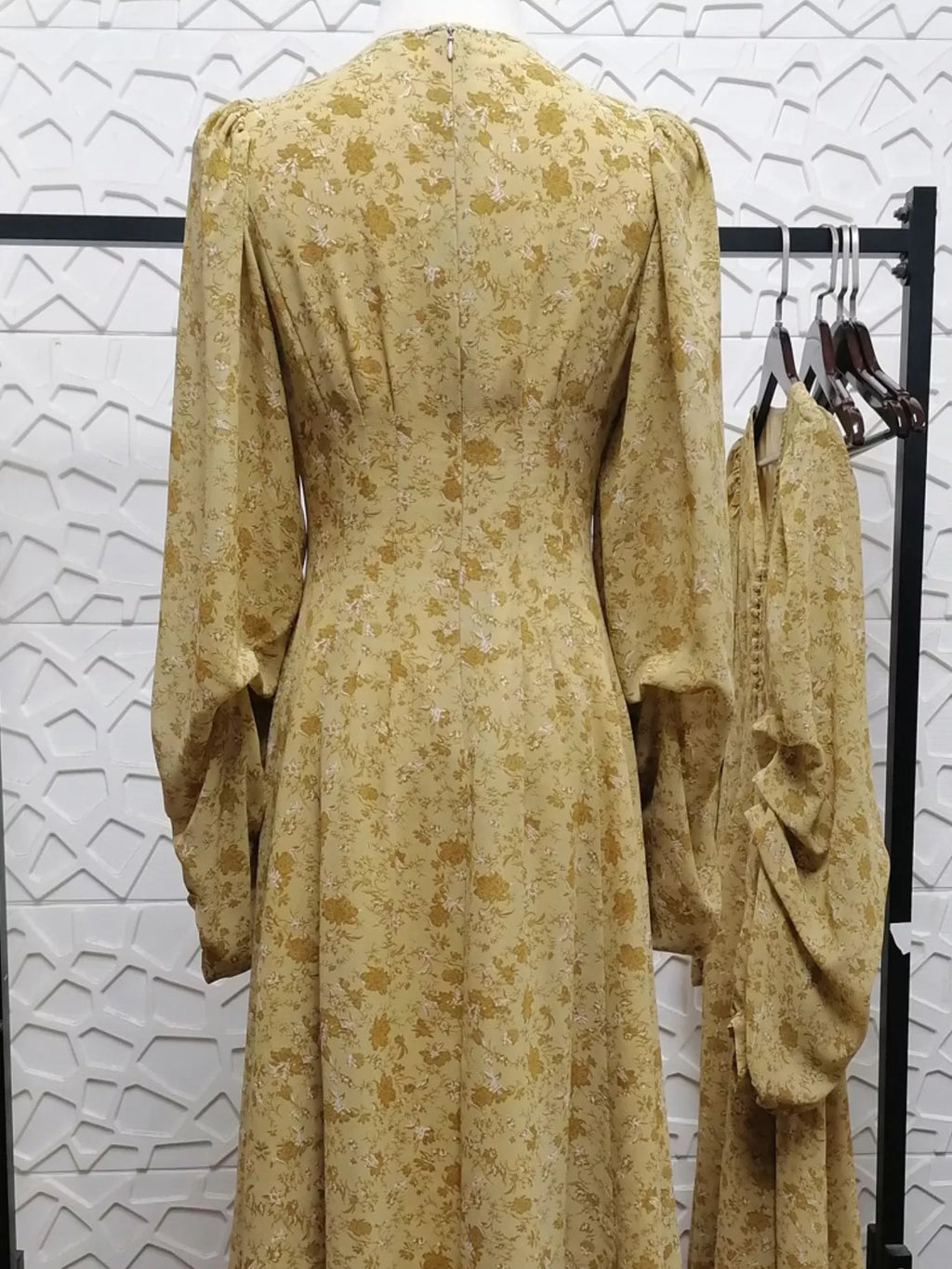 Vintage Floral Print V-Neck Long Sleeve Button-Down Midi Dress