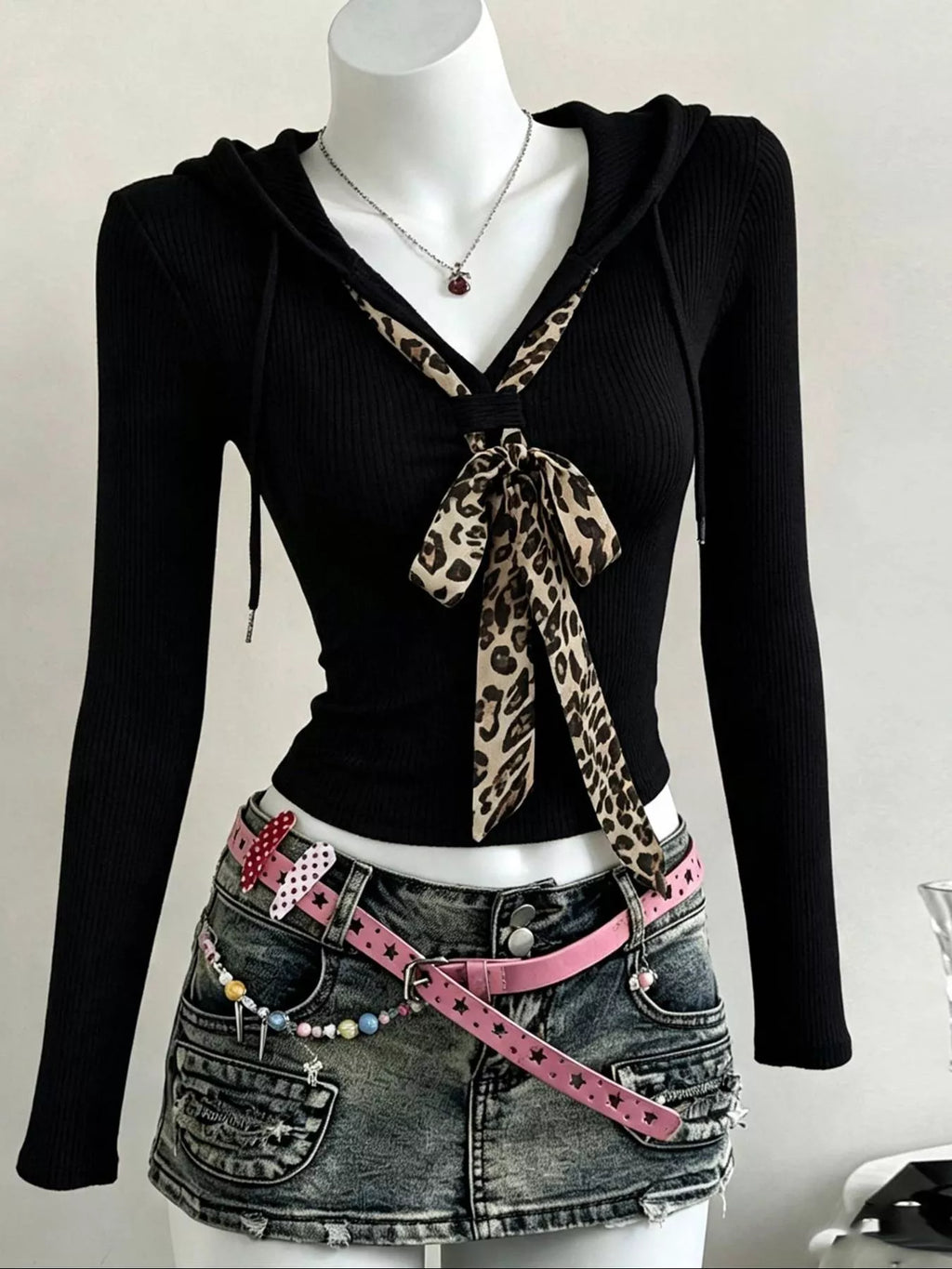 Chic Long Sleeve Hooded T-Shirt with Leopard Scarf Detail