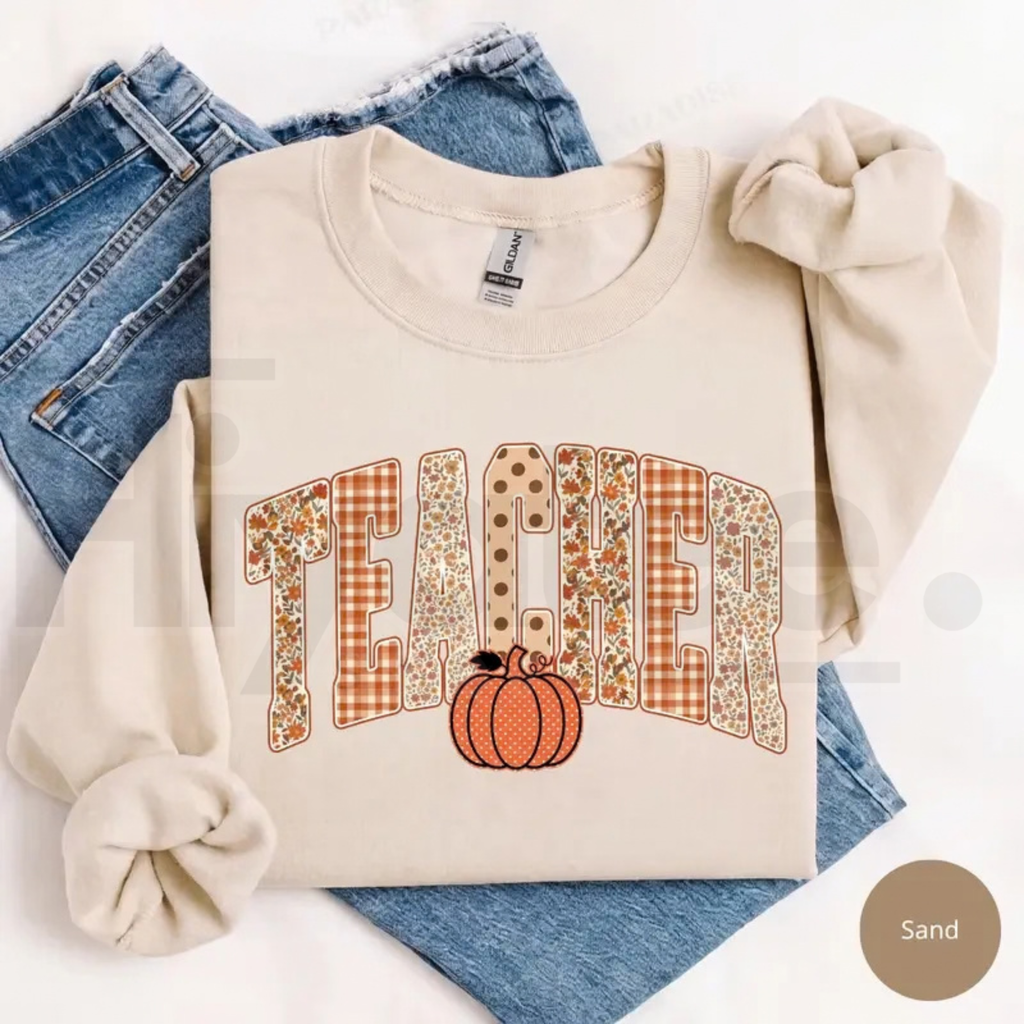 Retro Teacher Pumpkin Sweatshirt – Vintage Autumn Fall Educator Crewneck, Cute Halloween Teacher Sweater