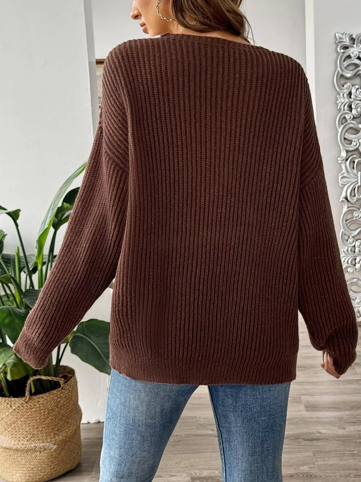 Contrast Trim V-Neck Ribbed Sweater