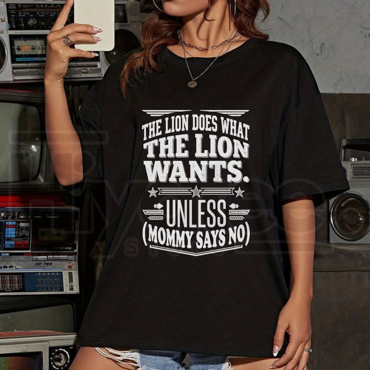 The Lion Does What The Lion Wants Funny Dad T-Shirt – Retro Vintage Father Graphic Tee