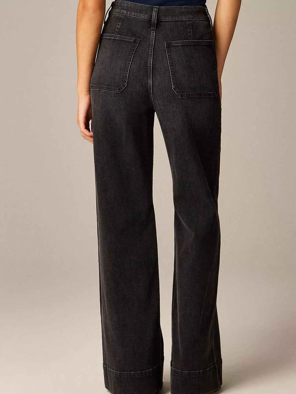 High-Waisted Jeans with Pockets