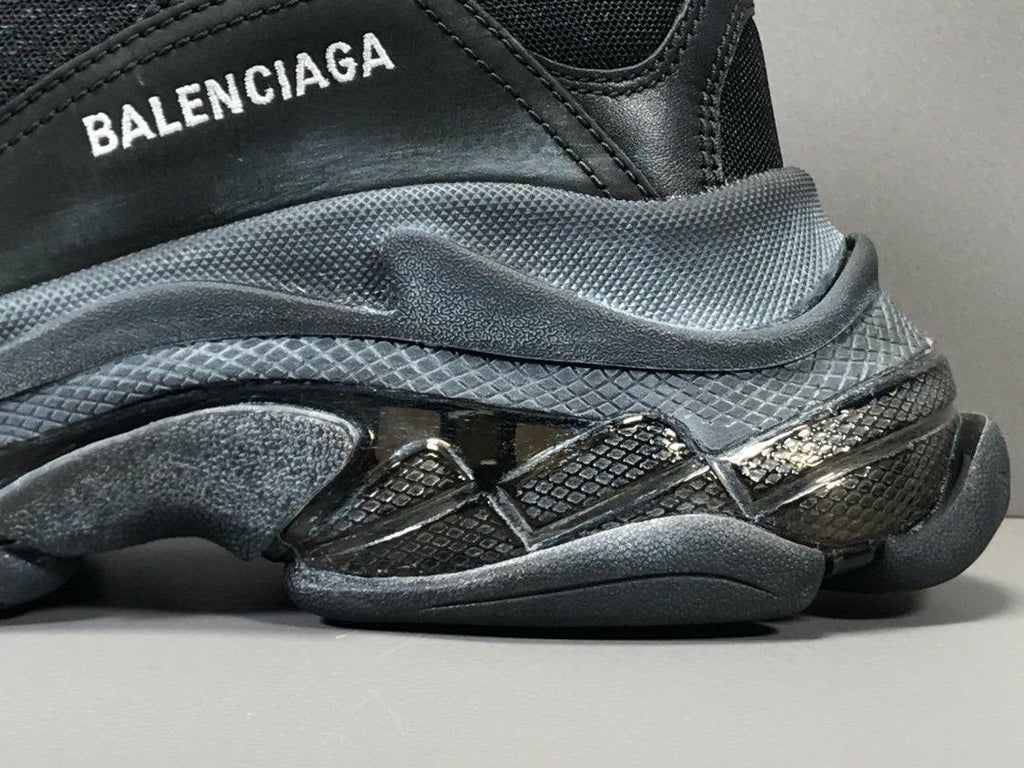 BALENCIAGA TRIPLE S SNEAKER