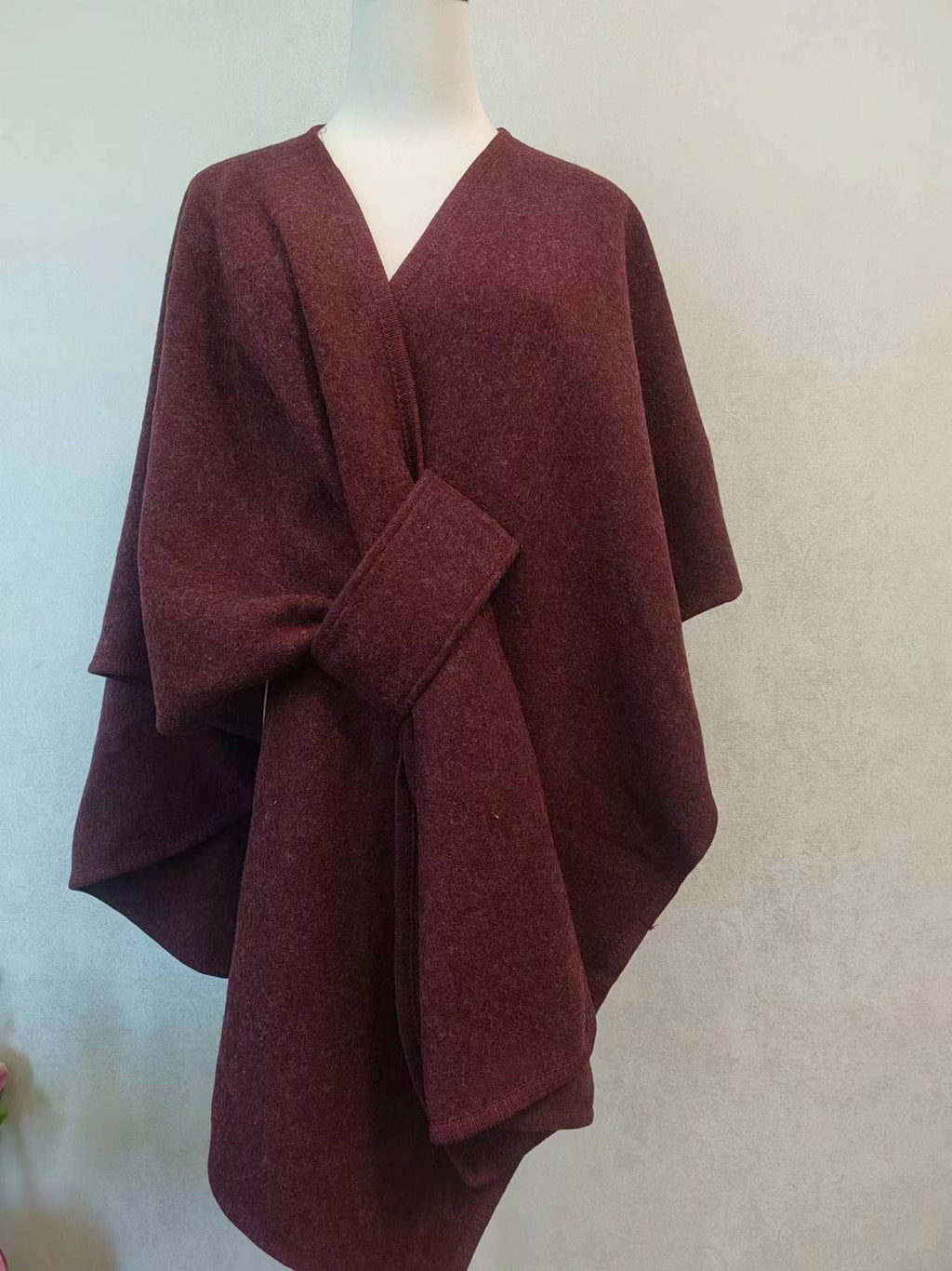 Faux Fur Collar Pom Pom Knitted Cardigan Cape - Women's Warm Winter Shawl Wrap Coat