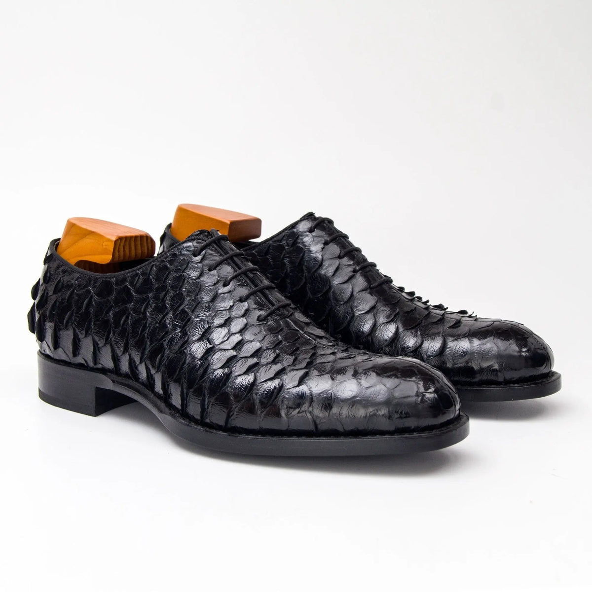 Black Plain-Toe Oxford Shoes with Scale-Pattern Texture