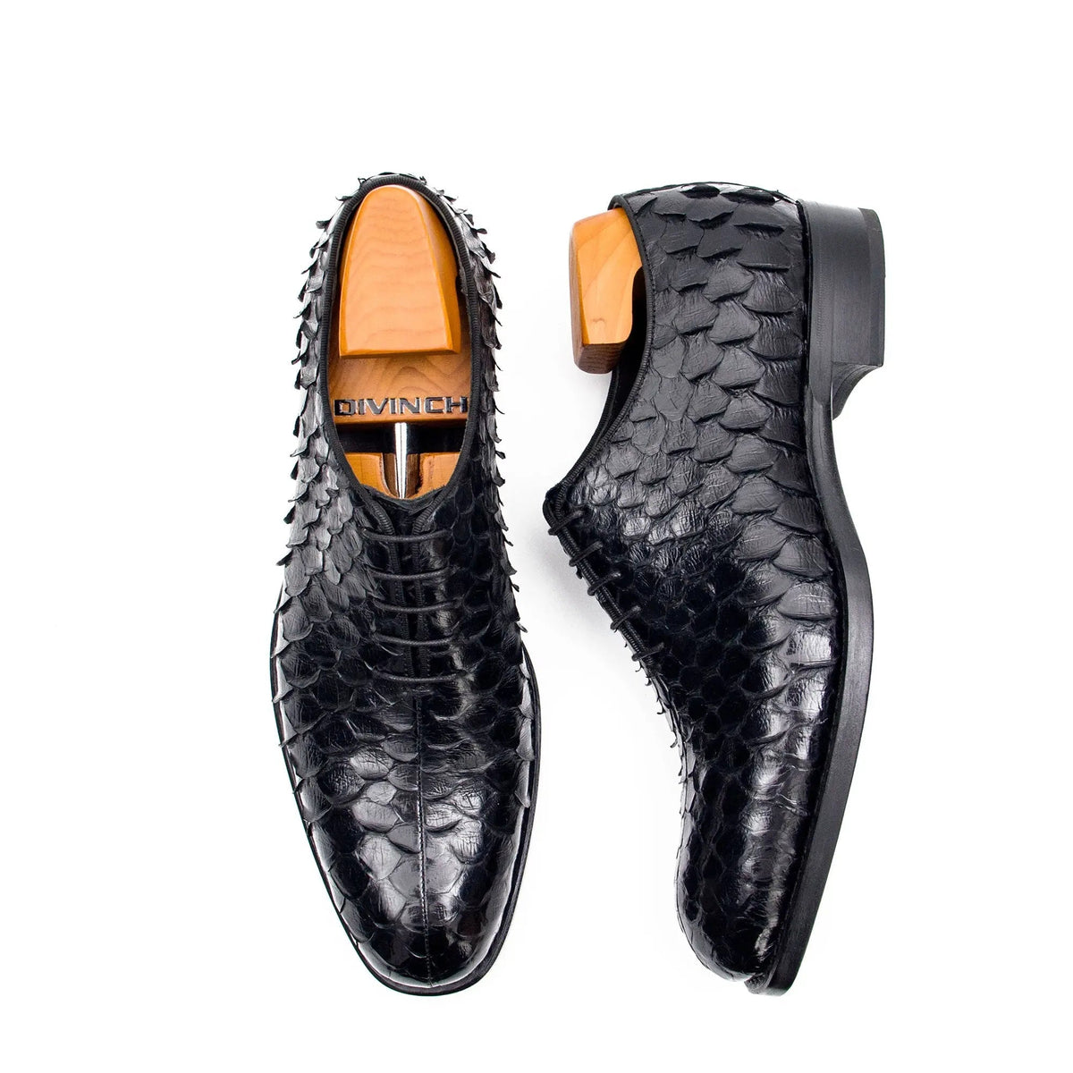 Black Plain-Toe Oxford Shoes with Scale-Pattern Texture
