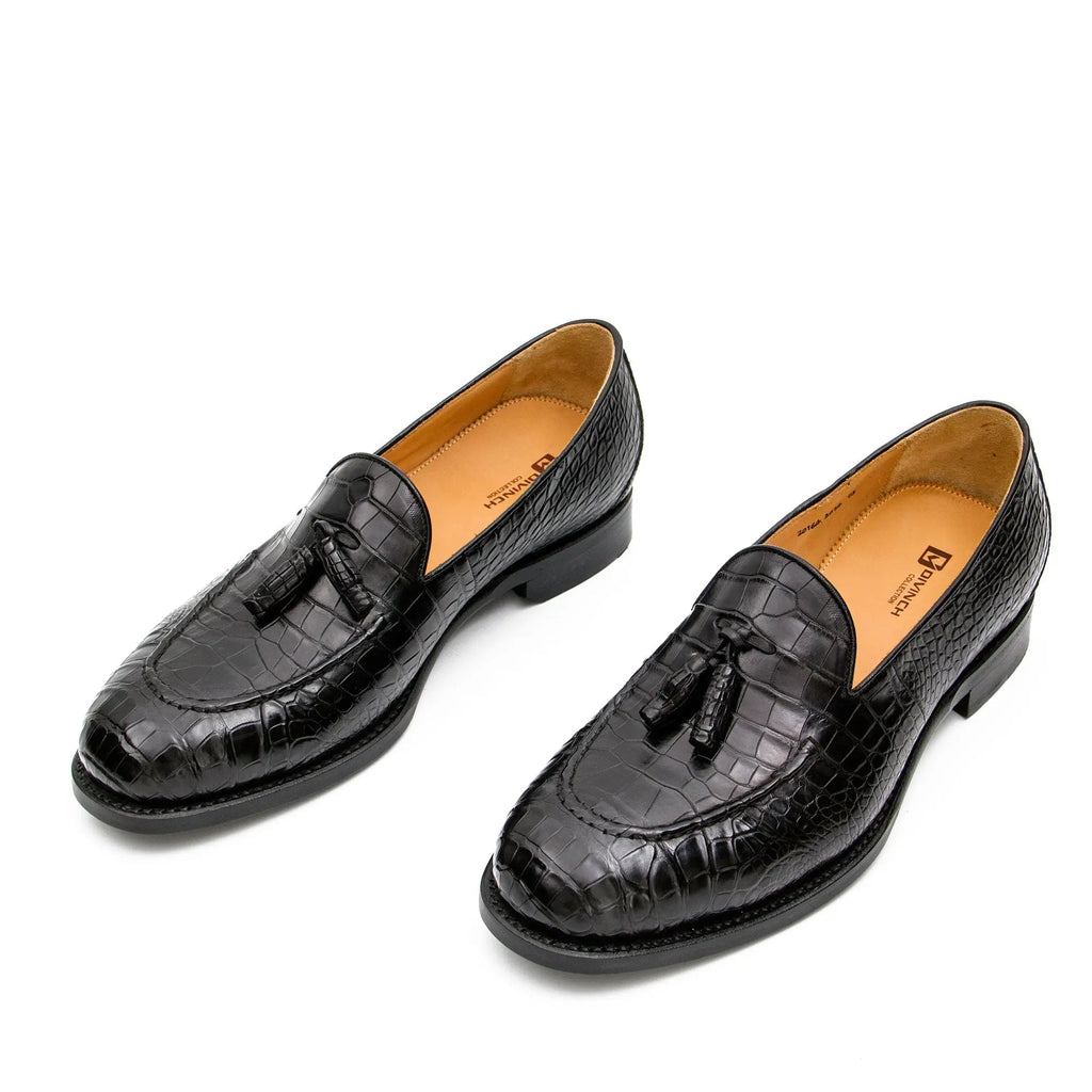 Black Scale-Pattern Tassel Loafers with Apron Toe