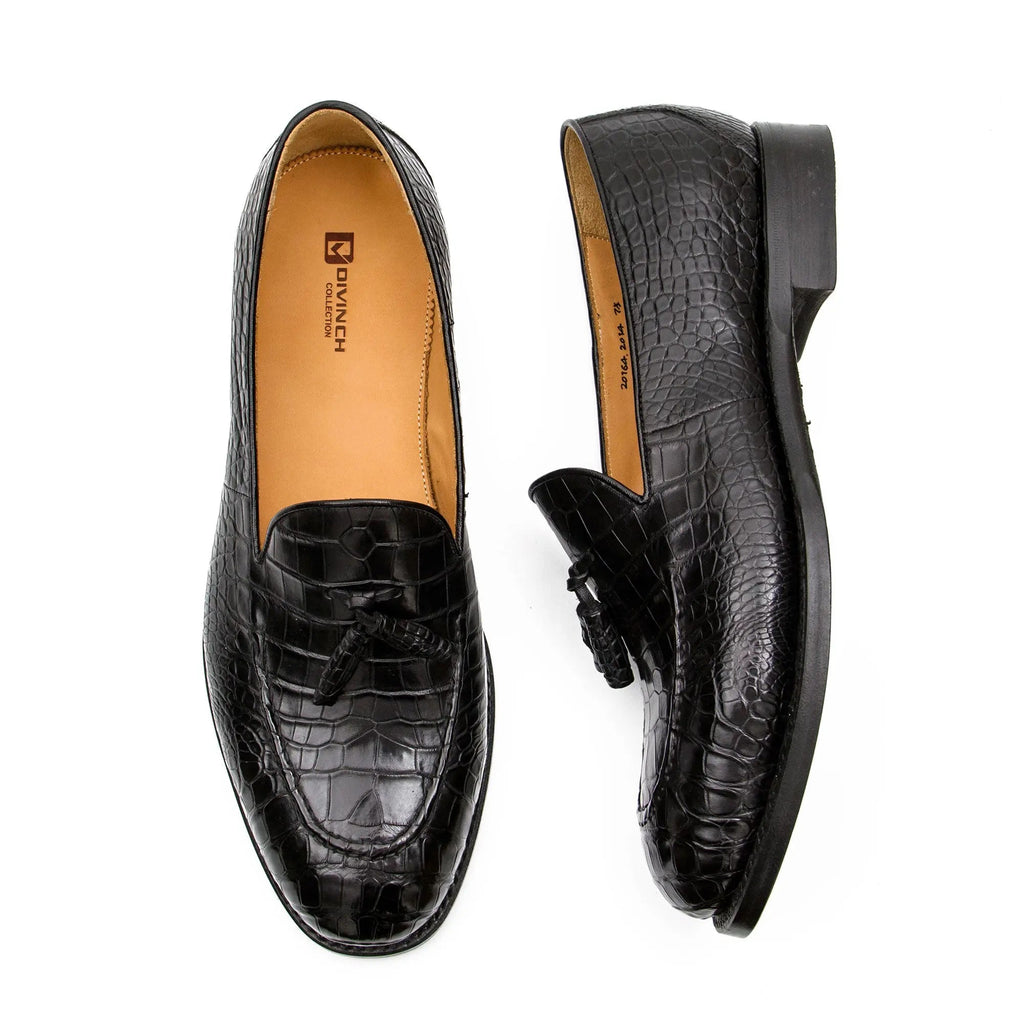 Black Scale-Pattern Tassel Loafers with Apron Toe