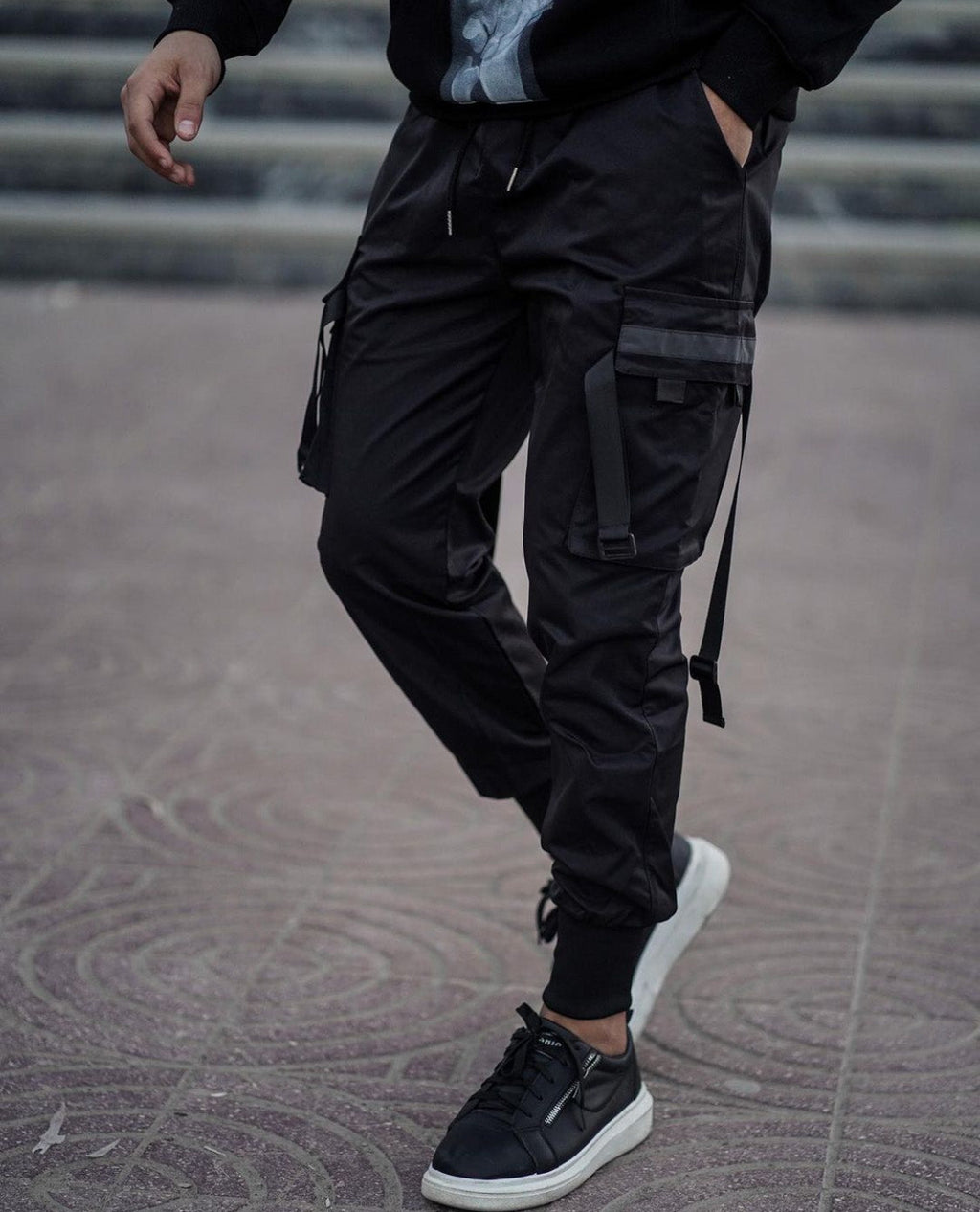 YE2032 Matte Black Joggers