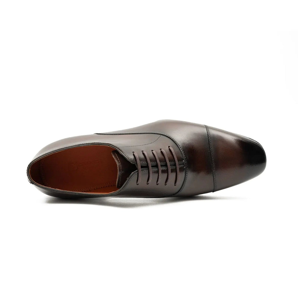 Cap-Toe Oxford Shoe with Tapered Squared Toe