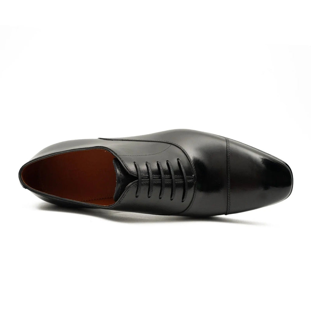 Cap-Toe Oxford Shoe with Tapered Squared Toe