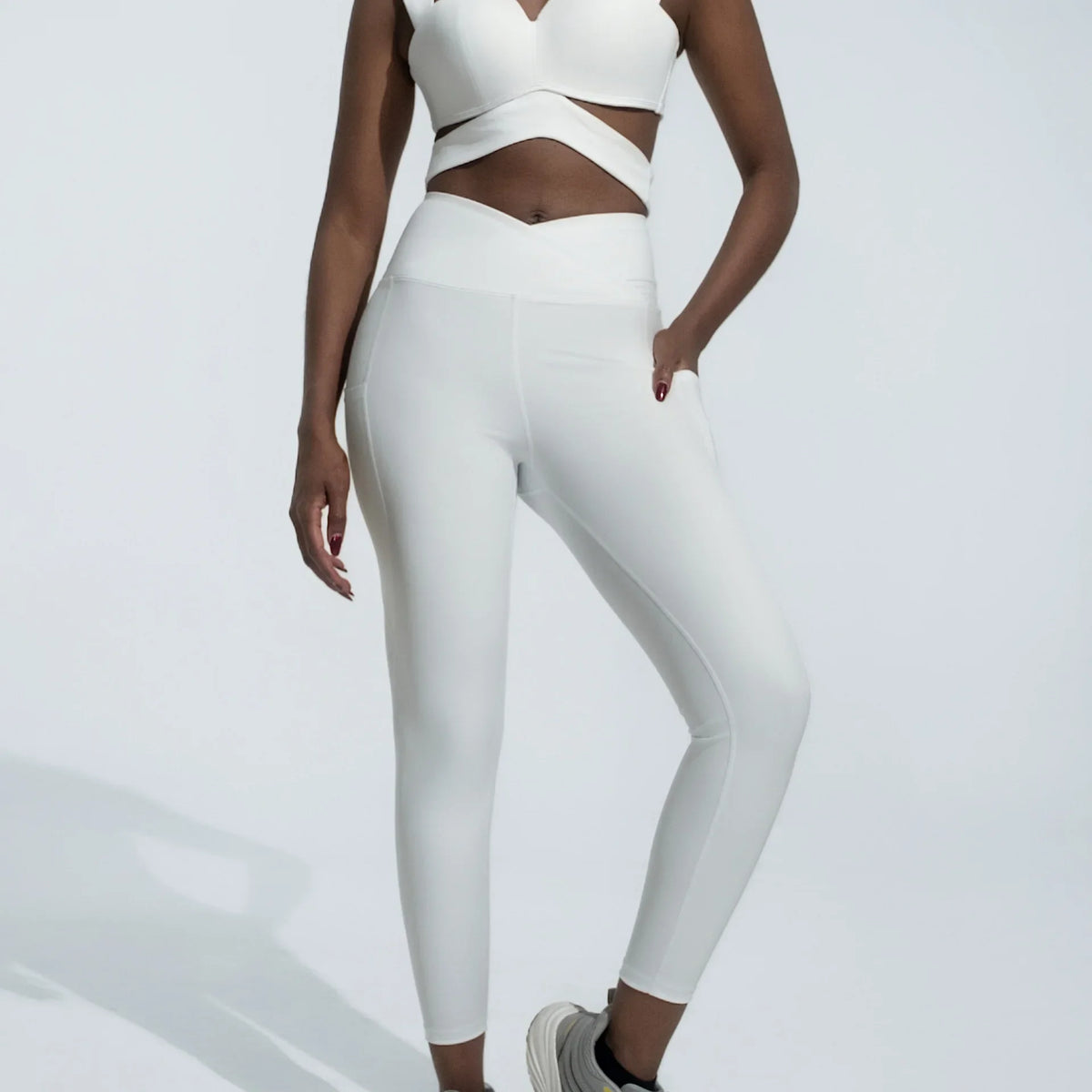 FUBEIKE Women’s Padded Yoga Bralette Top
