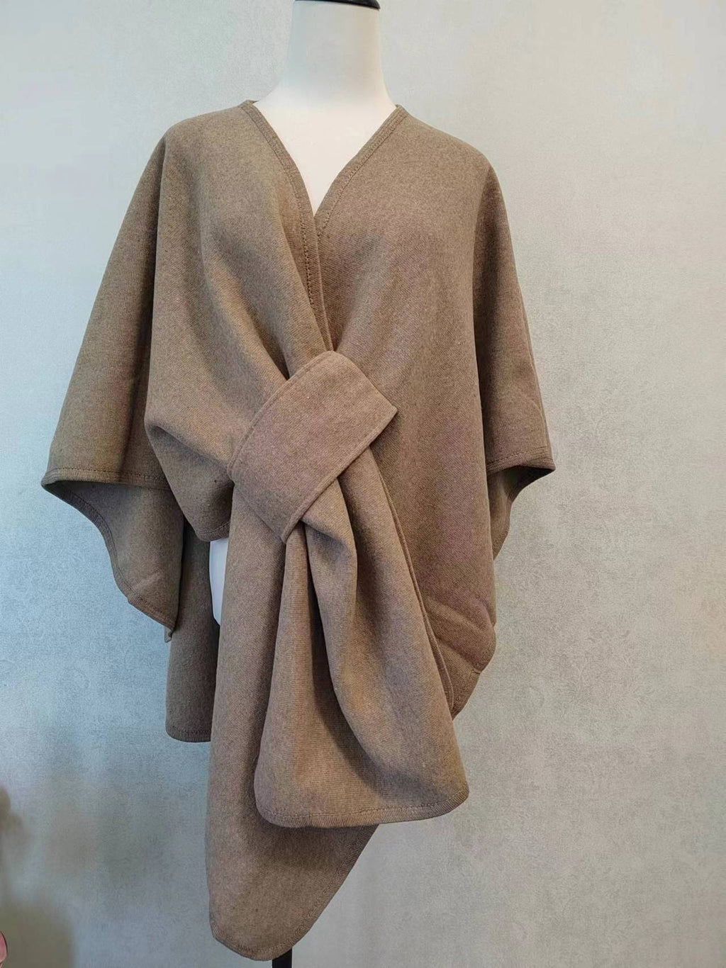Faux Fur Collar Pom Pom Knitted Cardigan Cape - Women's Warm Winter Shawl Wrap Coat