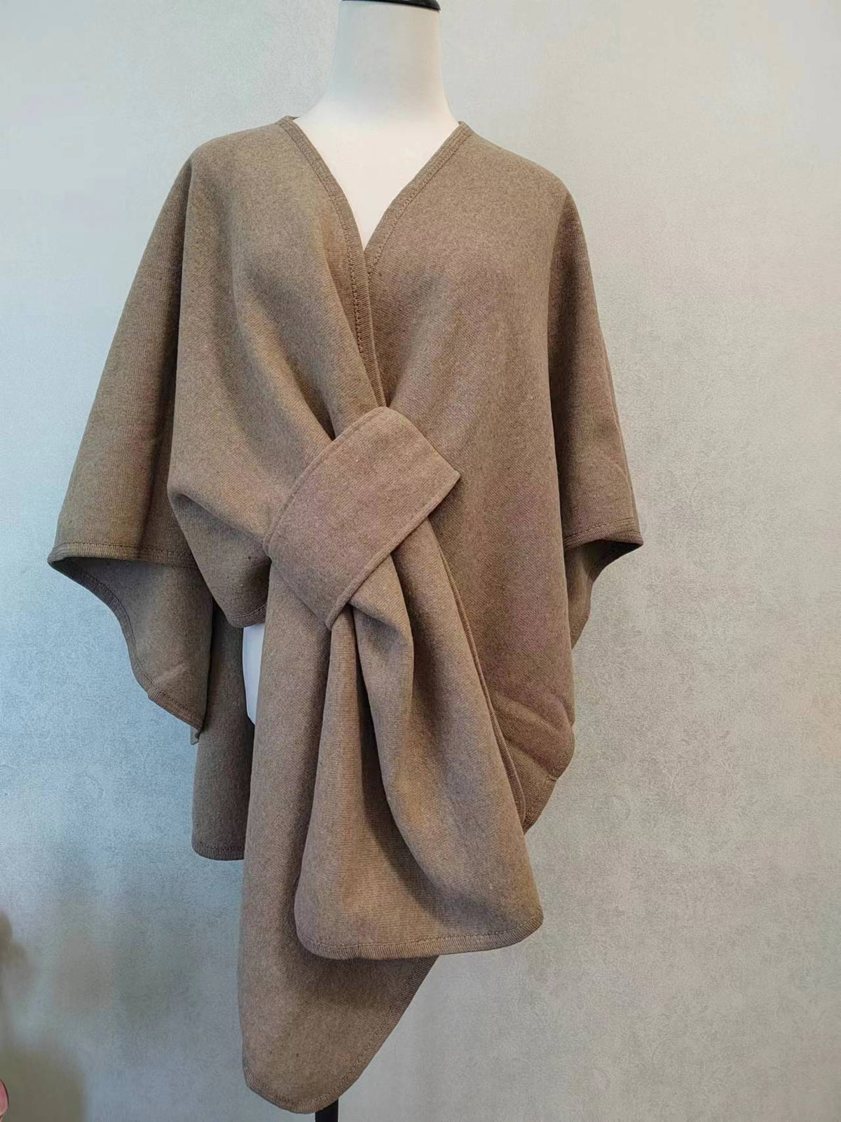 Faux Fur Collar Pom Pom Knitted Cardigan Cape - Women's Warm Winter Shawl Wrap Coat