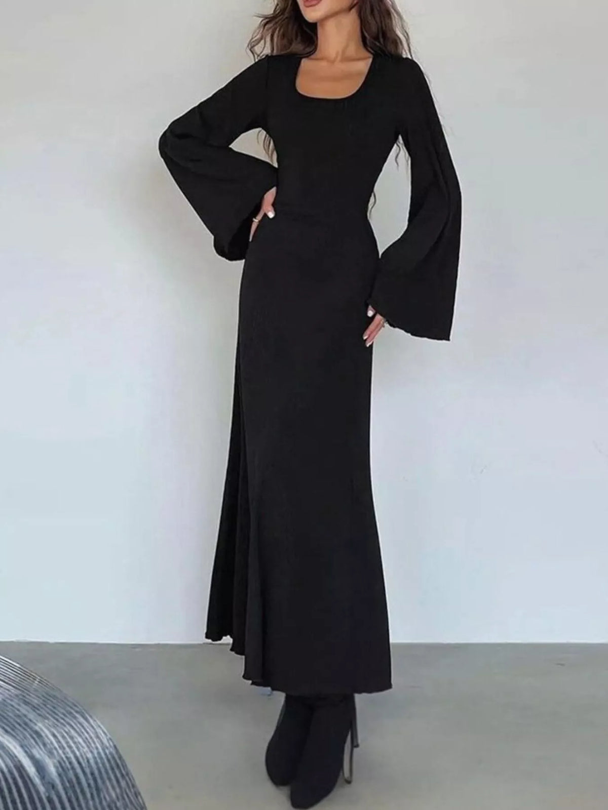 Elegant Ribbed Knit Long Sleeve Maxi Dress
