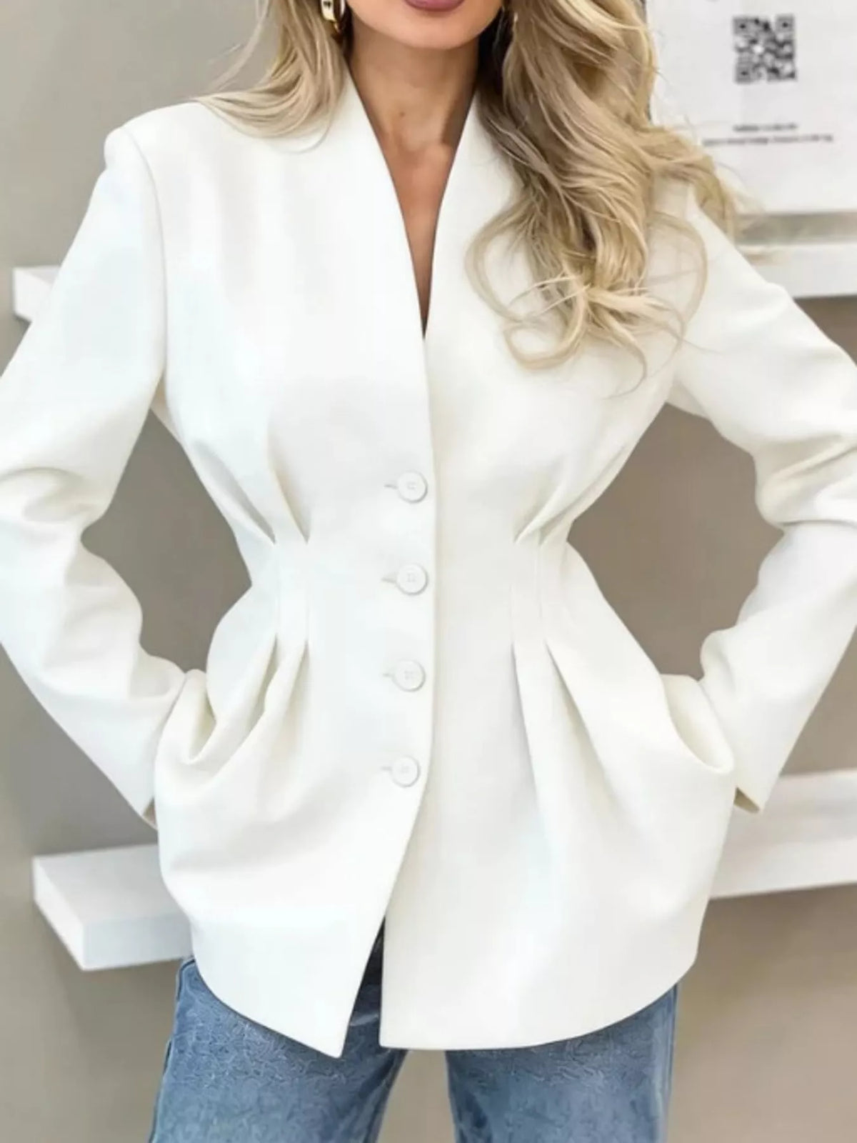 V-Neck Pleated Waist Slim-Fit Blazer