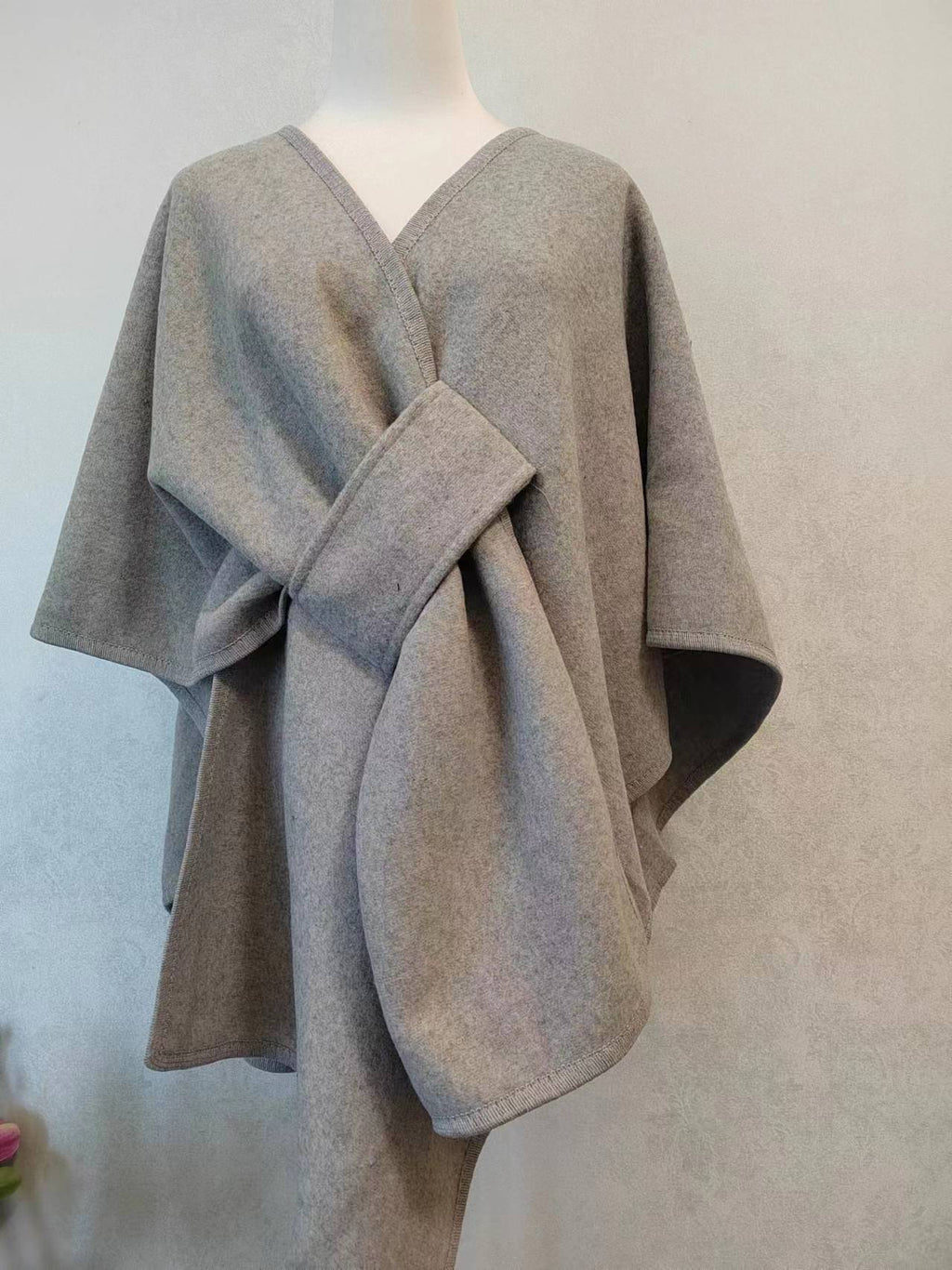 Faux Fur Collar Pom Pom Knitted Cardigan Cape - Women's Warm Winter Shawl Wrap Coat