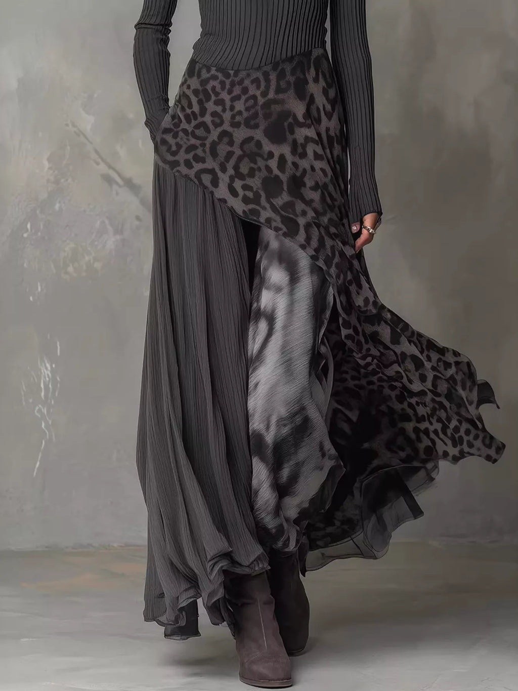 Ribbed Knit Leopard Print Patchwork Maxi Dress