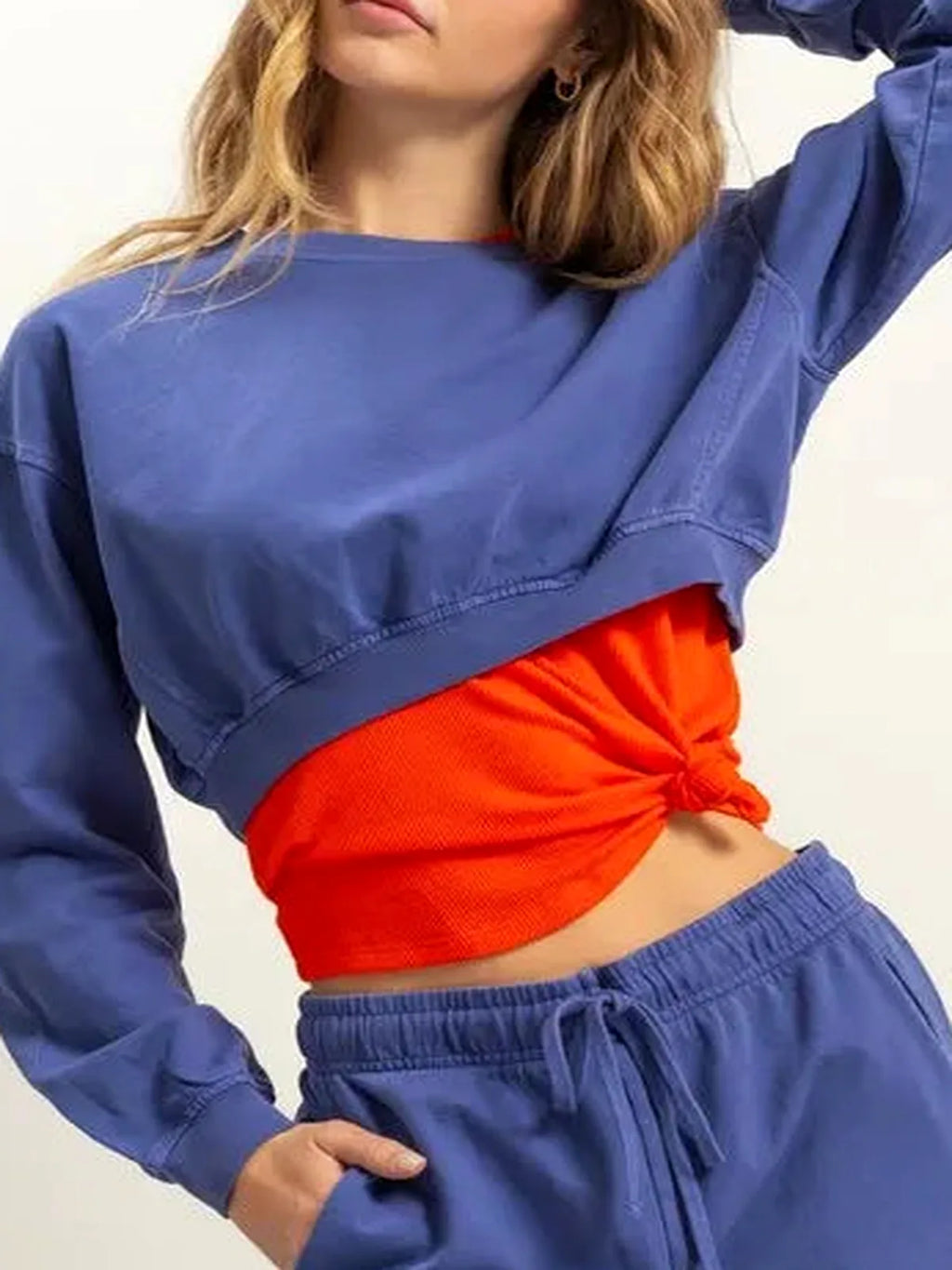 Cropped Crew Neck Sweatshirt with Long Sleeves