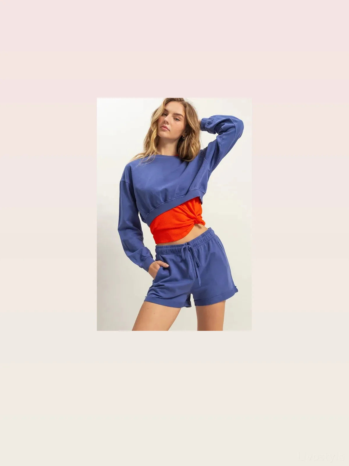 Cropped Crew Neck Sweatshirt with Long Sleeves