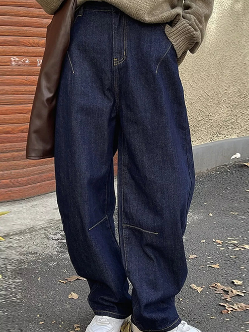 Wide-Leg Barrel Jeans