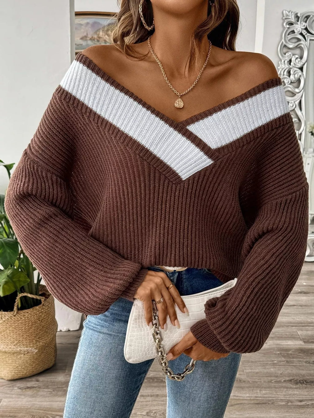 Contrast Trim V-Neck Ribbed Sweater