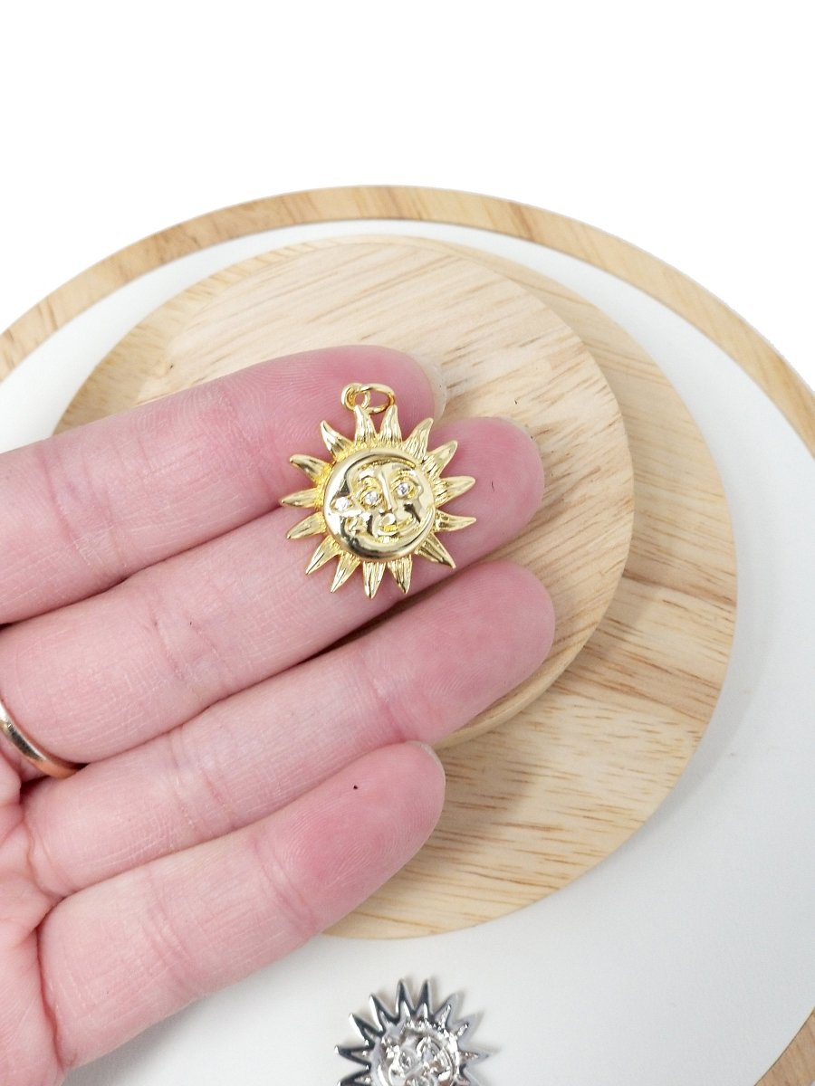 Dainty 18K Gold Filled Sun & Moon Charms in Gold / Rose Gold / Silver Color 20mmx20mm Sun moon face Happy Smile Sun Face, C-249