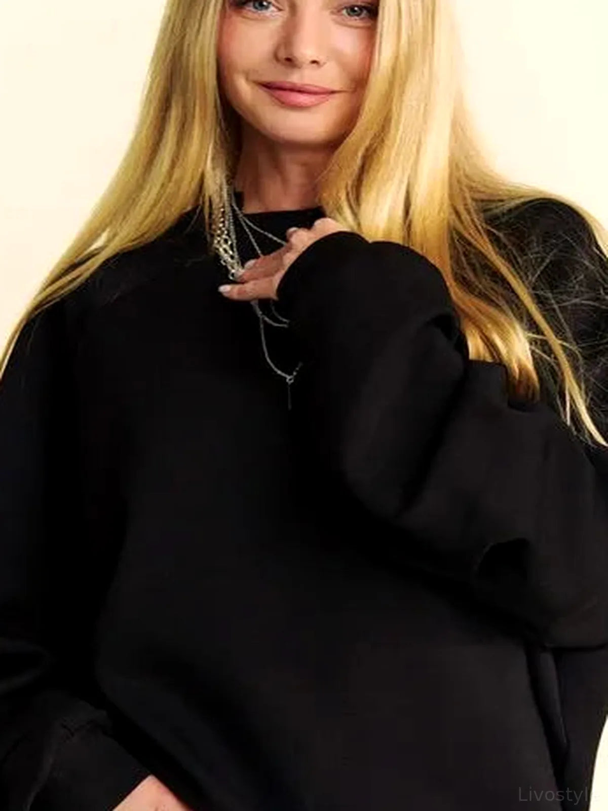 Round Neck Raglan Sleeve Pullover Sweatshirt