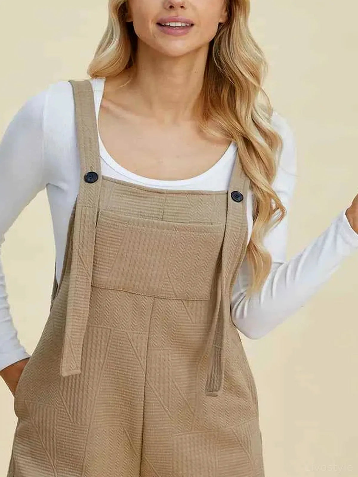 Textured Scoop Neck Sleeveless Romper