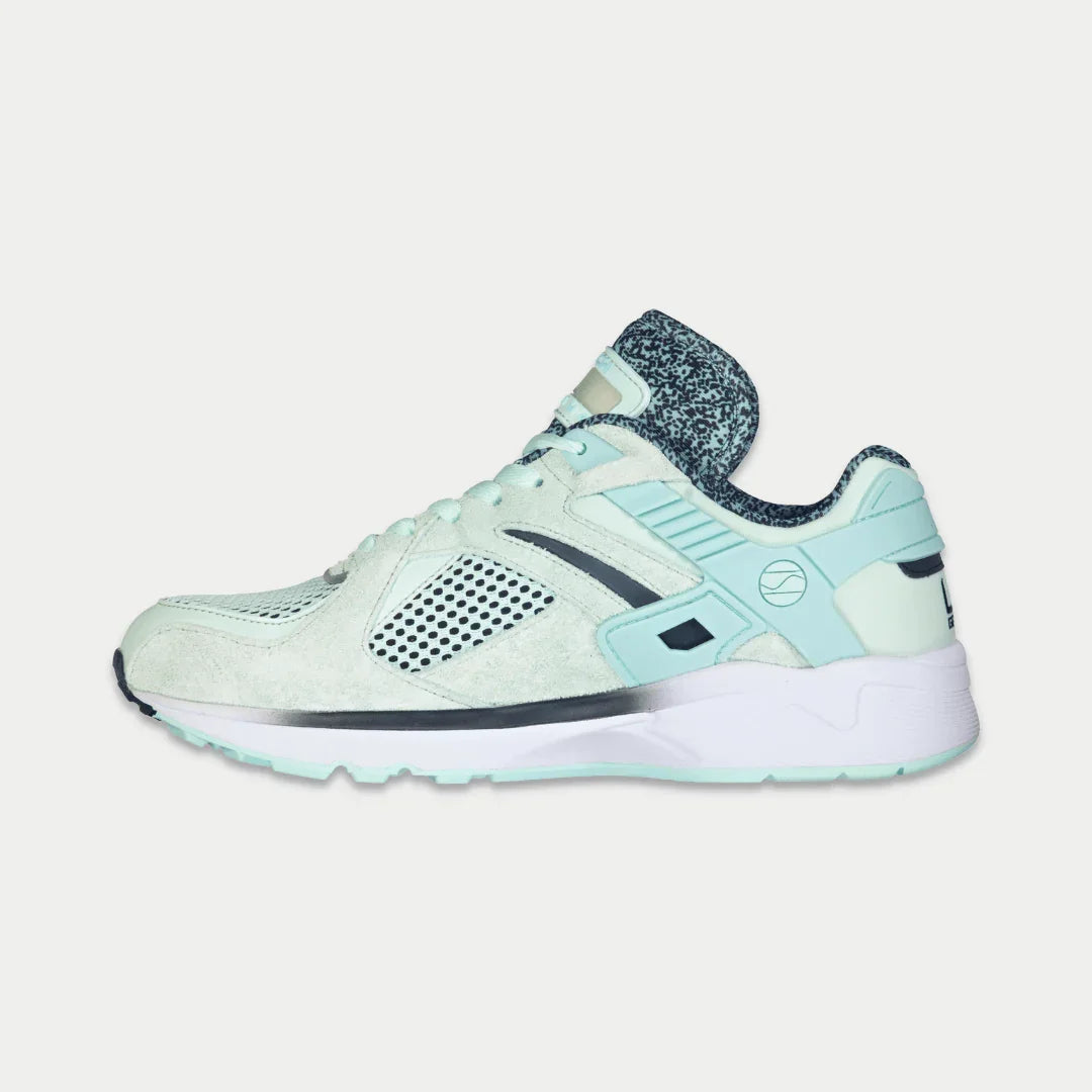 LA Gear Women's Catapult Light-Up Lowtop | Mint x Black