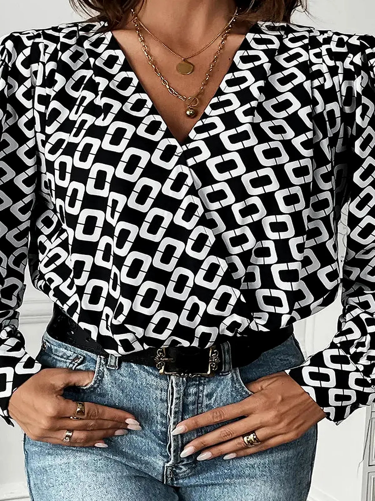 Geometric Print V-Neck Long Sleeve Blouse