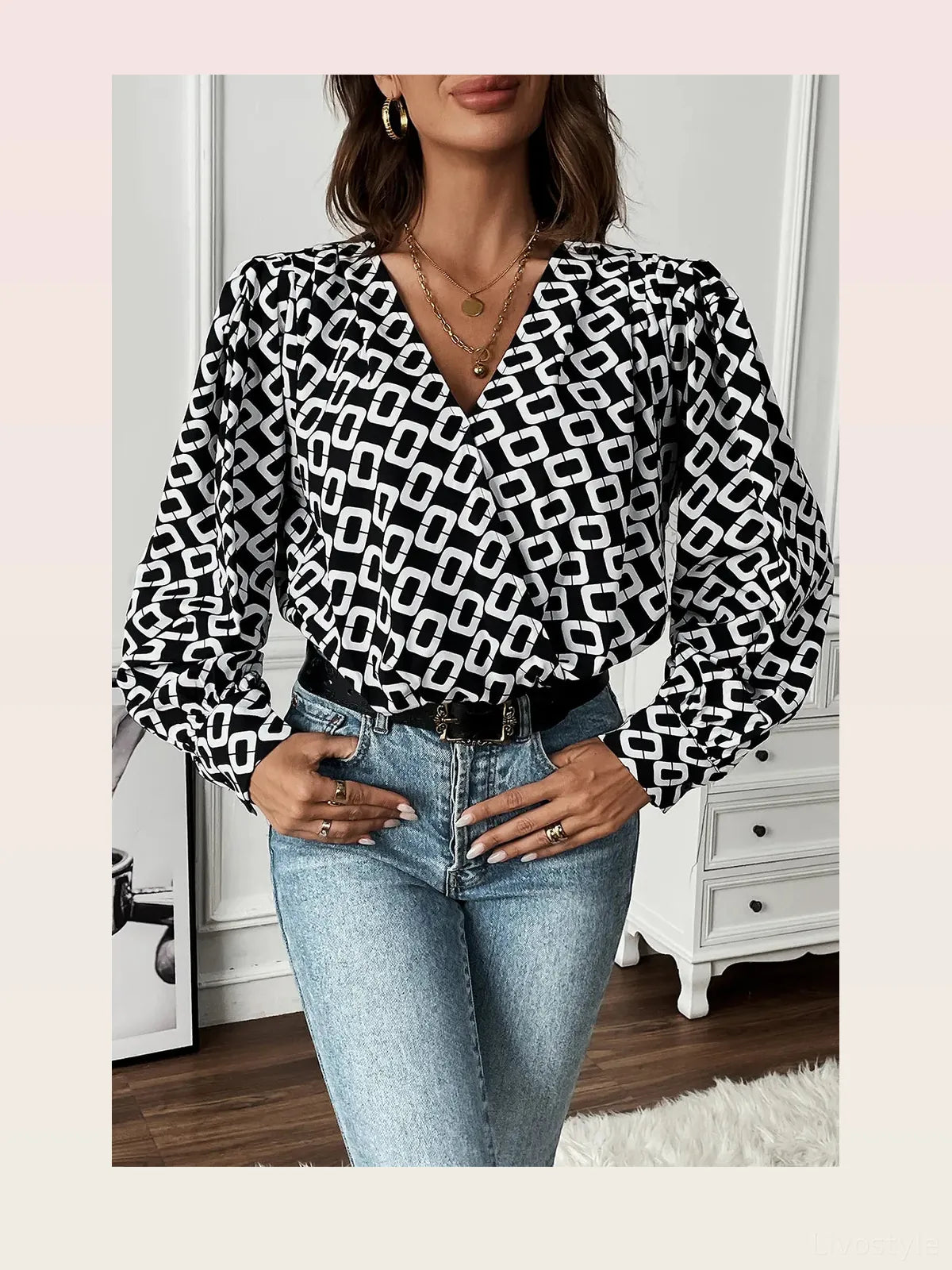 Geometric Print V-Neck Long Sleeve Blouse