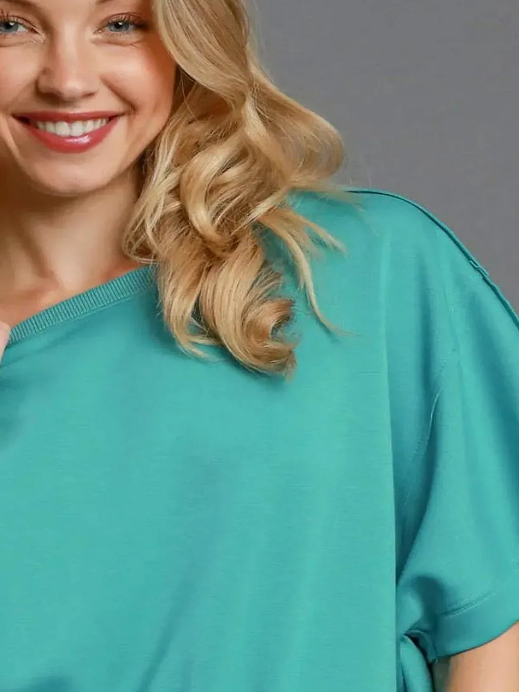 Lightweight Cropped Round Neck Sweatshirt – Plus Size Available