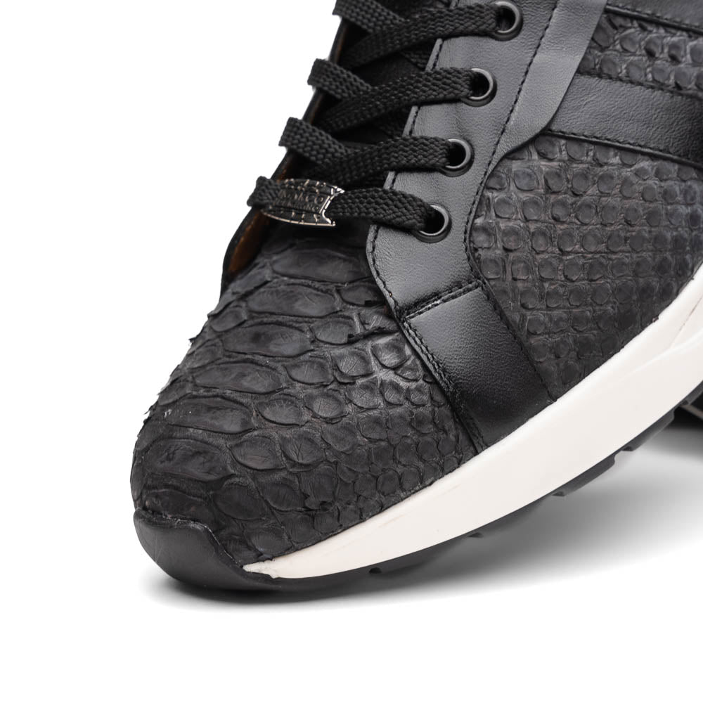 Verona Black